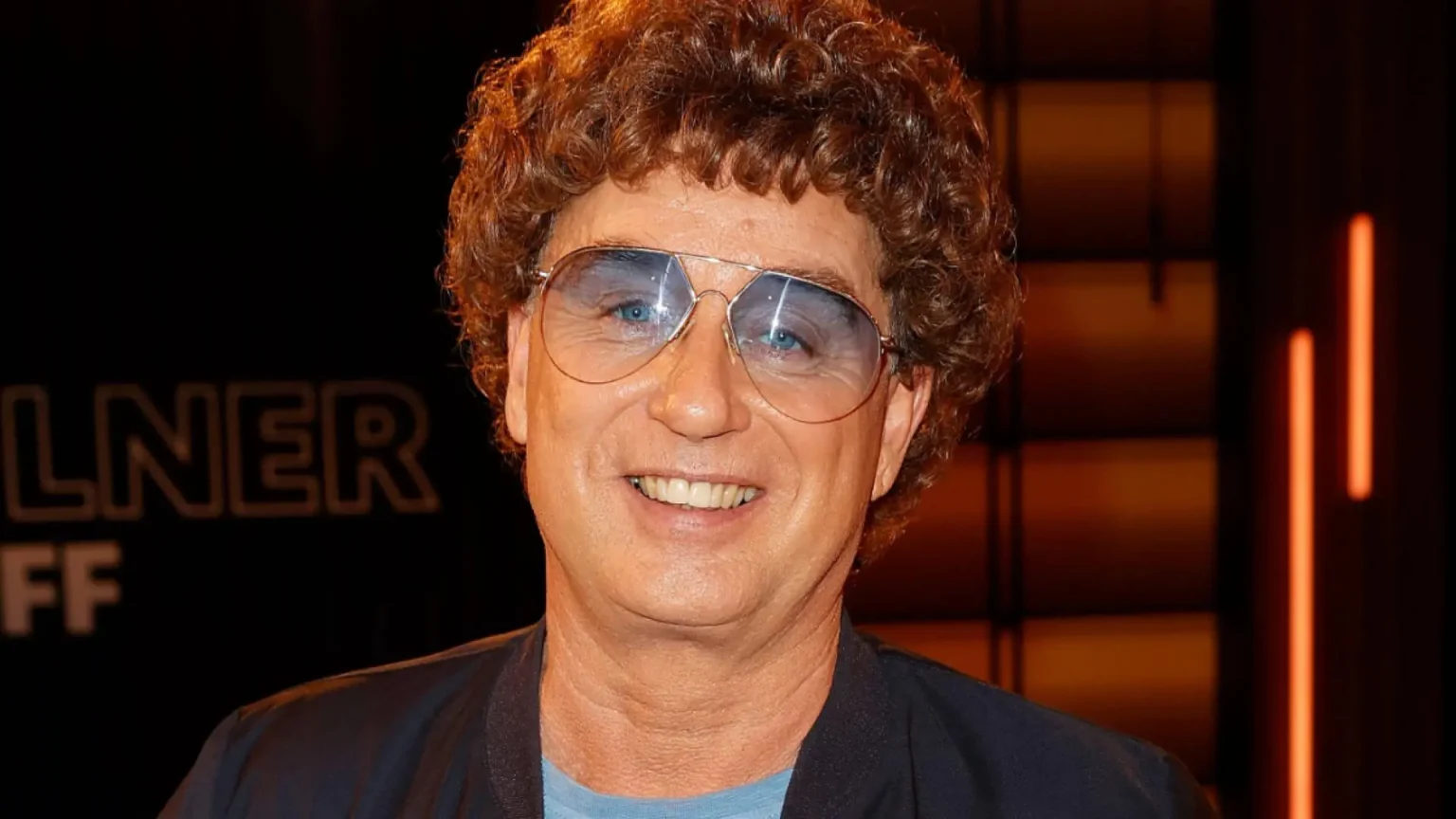 Ungeschminkt Atze Schröder – Die Wahrheit hinter der Perücke ungeschminkt atze schröder