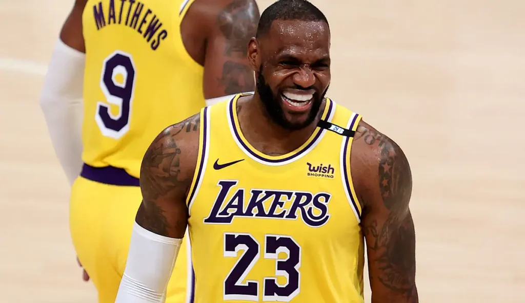 LeBron James Vermögen: Alles über sein Einkommen und Reichtum lebron james vermögen